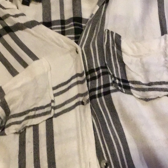 Black and white flannel with two front pockets - Picture 3 of 3